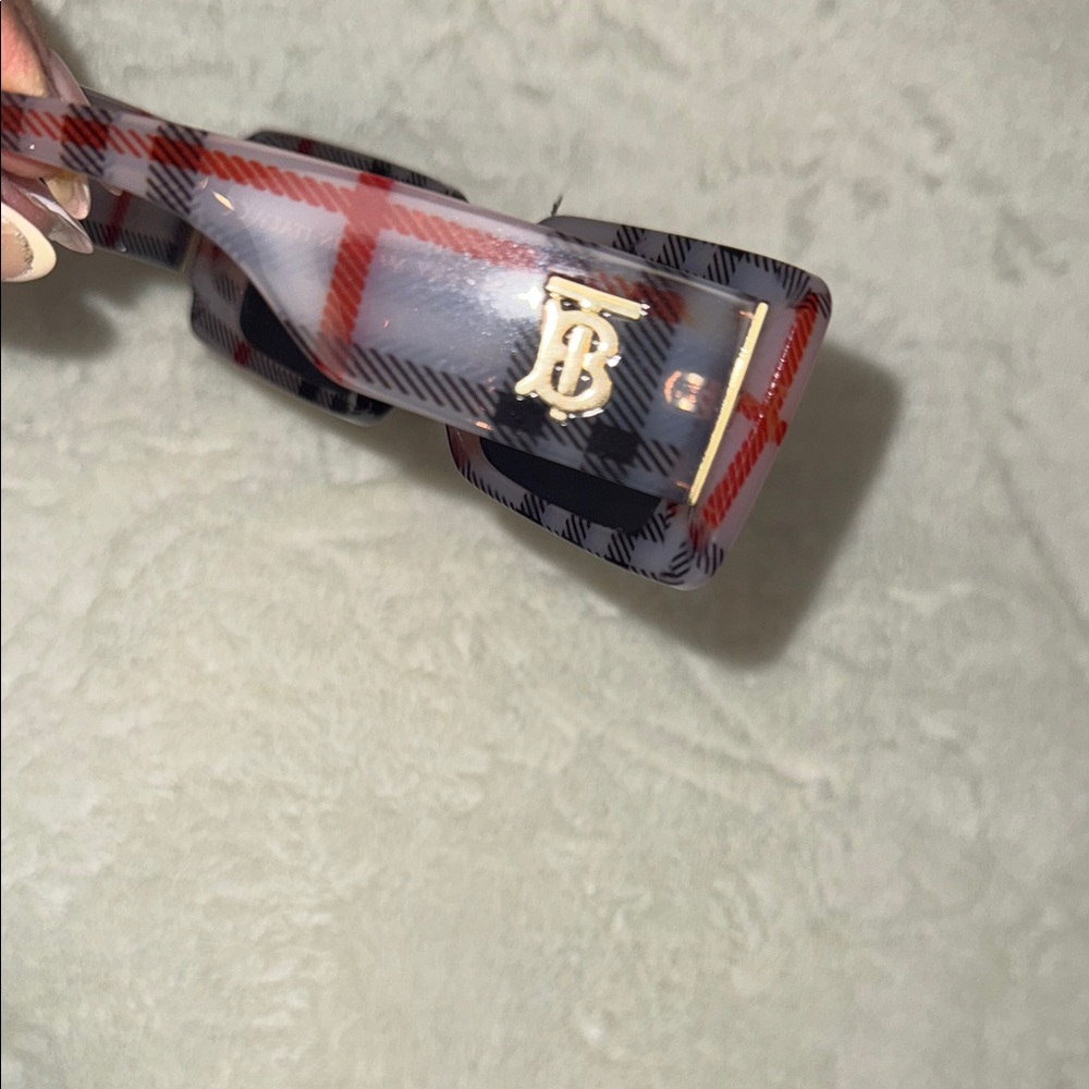 Plaid Rectangular Sunglasses with Black Lenses - image 6